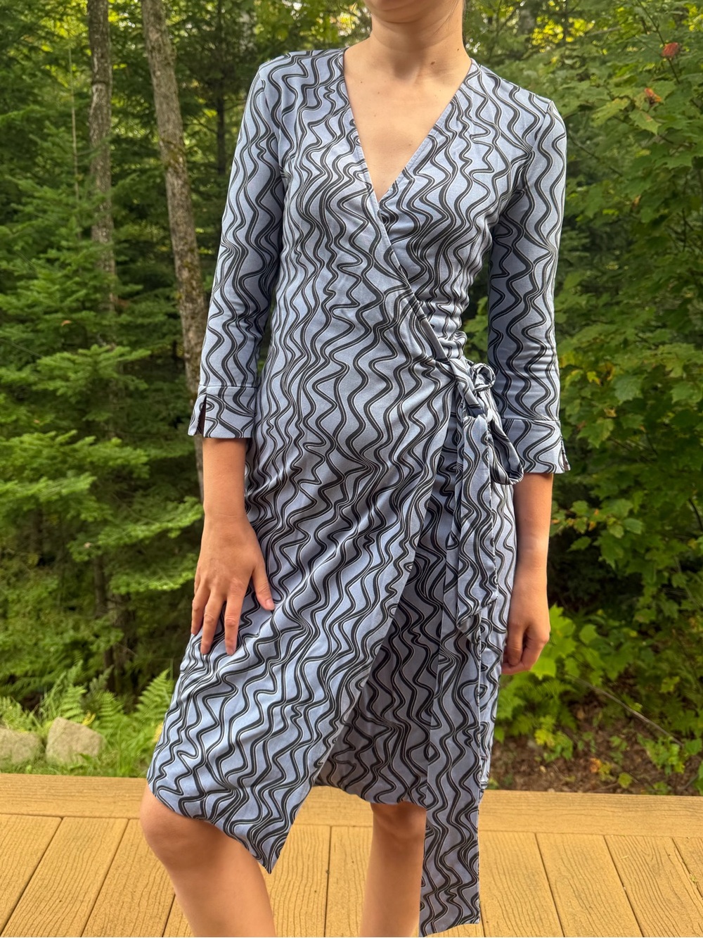 Diane von Furstenberg DVF Julian Silk Jersey Wrap Dress Blue Black Wave Size 2